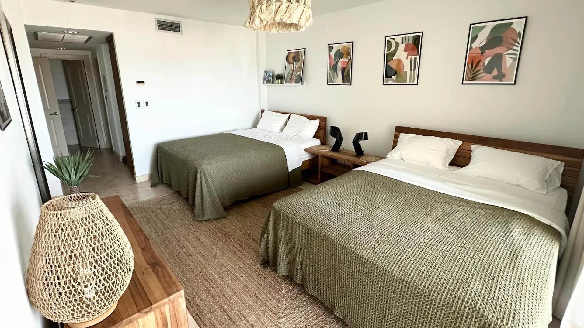 Appartement Beachfront Luxury 2Br Condo Lowlands