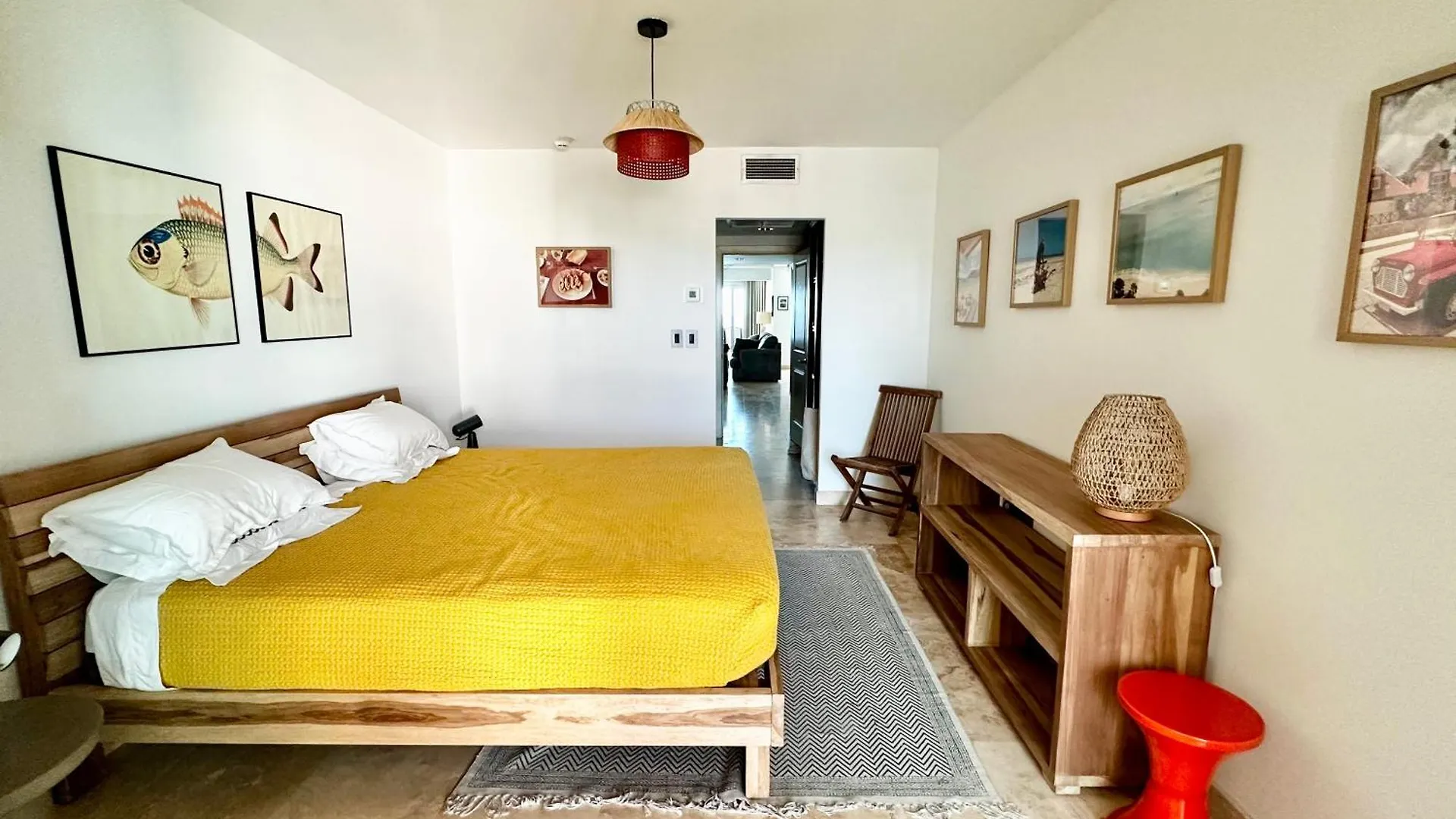 Beachfront Luxury 2Br Condo Lowlands Appartement